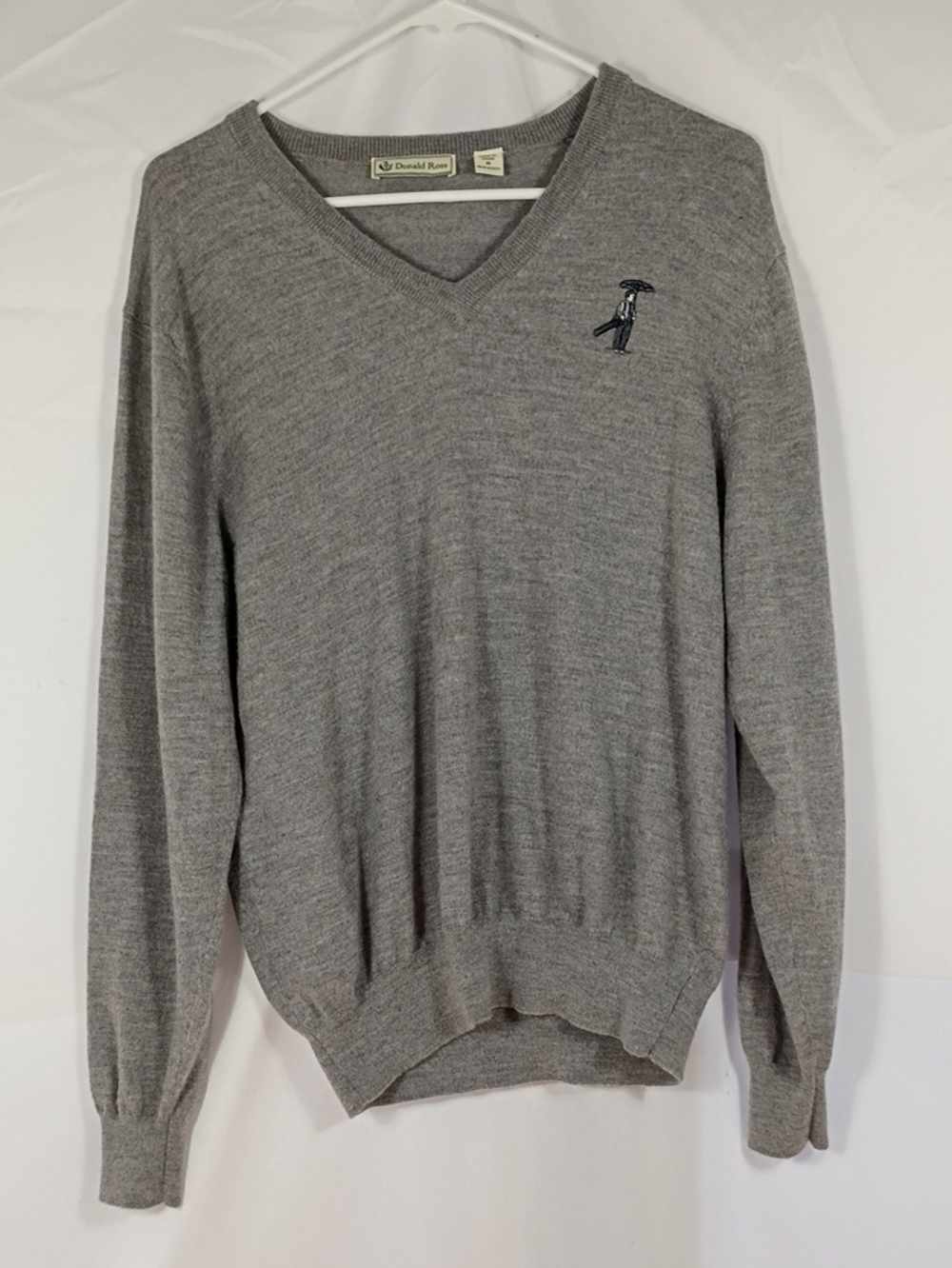 EUC Donald Ross Mens Medium Gray Golf V Neck Marino Wool Pullover Sweater Logo